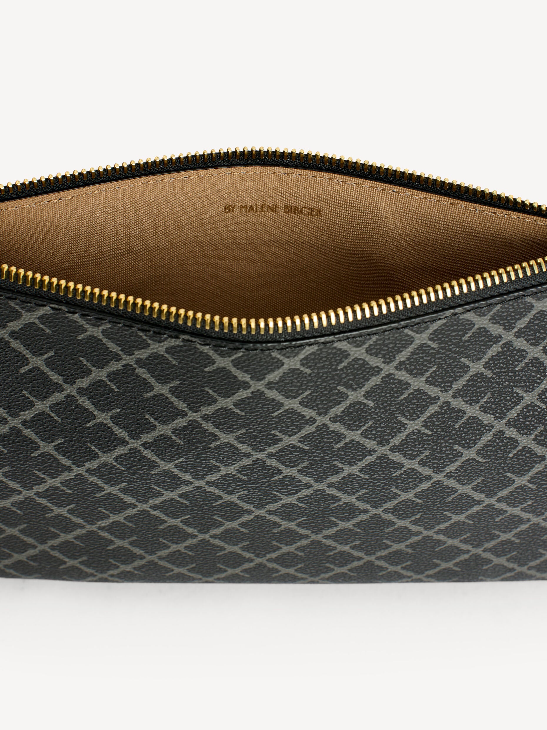 IVY CLUTCH