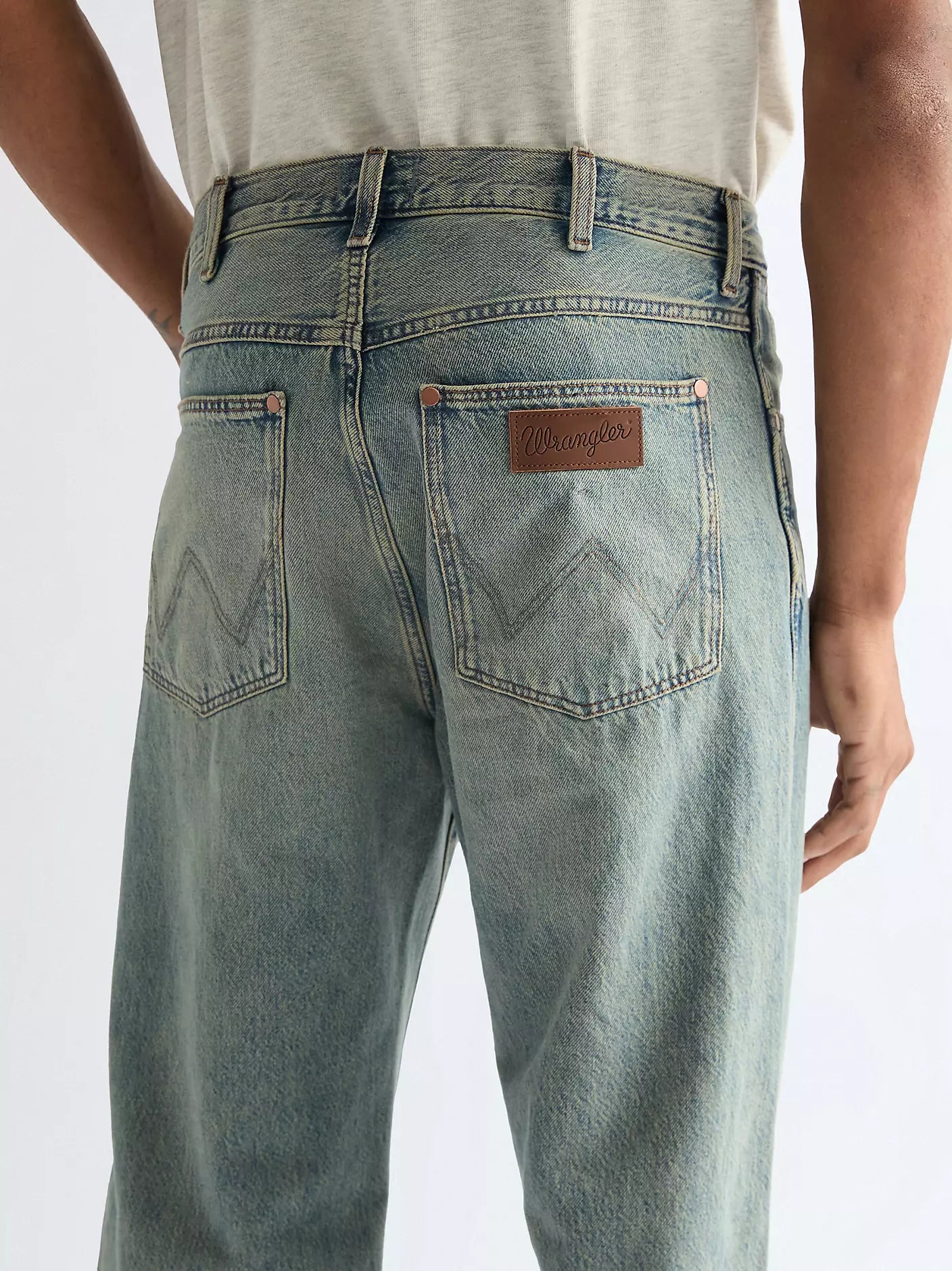 LOOSE STRAIGHT TOUGHLITE JEAN