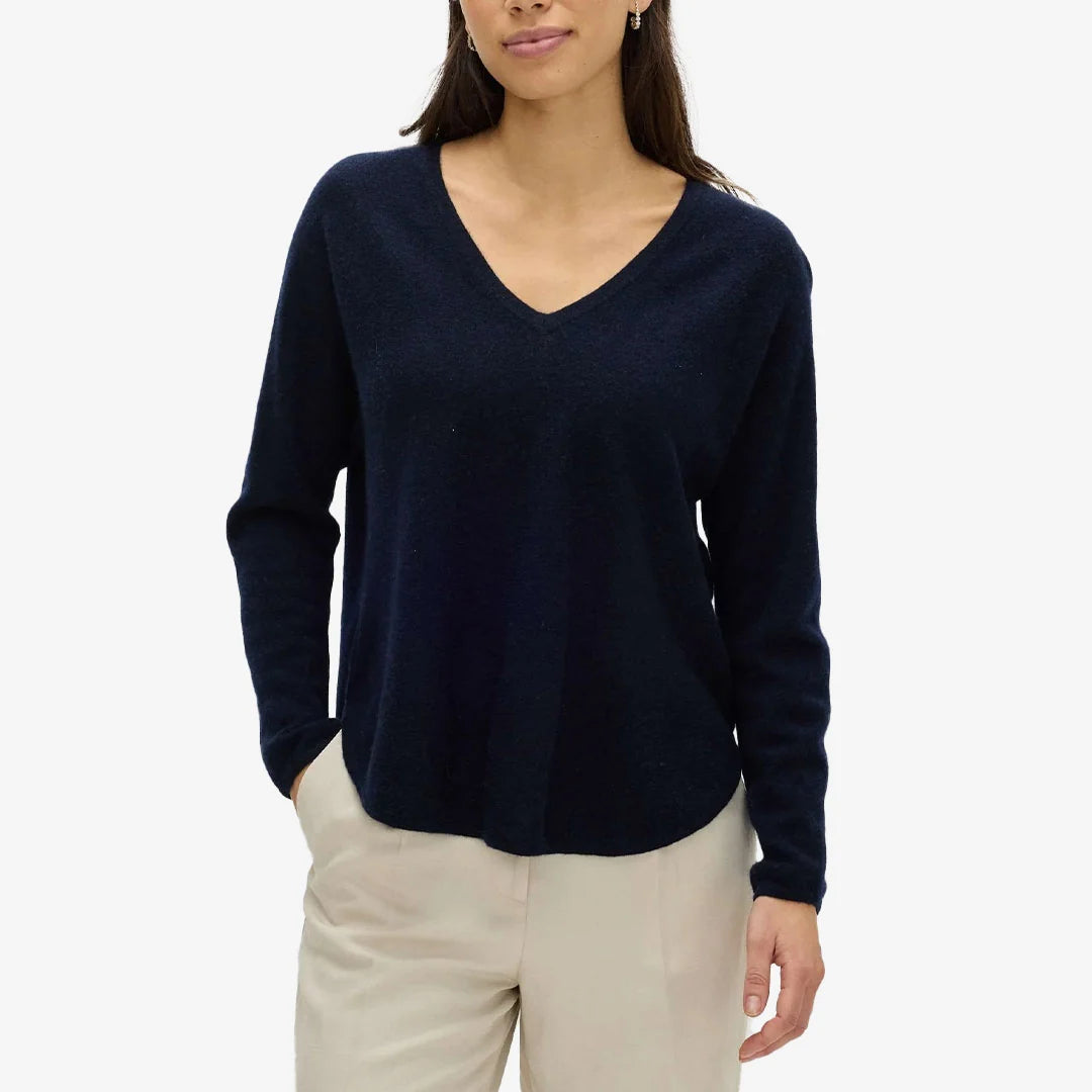 CURVED V-NECK