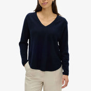 CURVED V-NECK