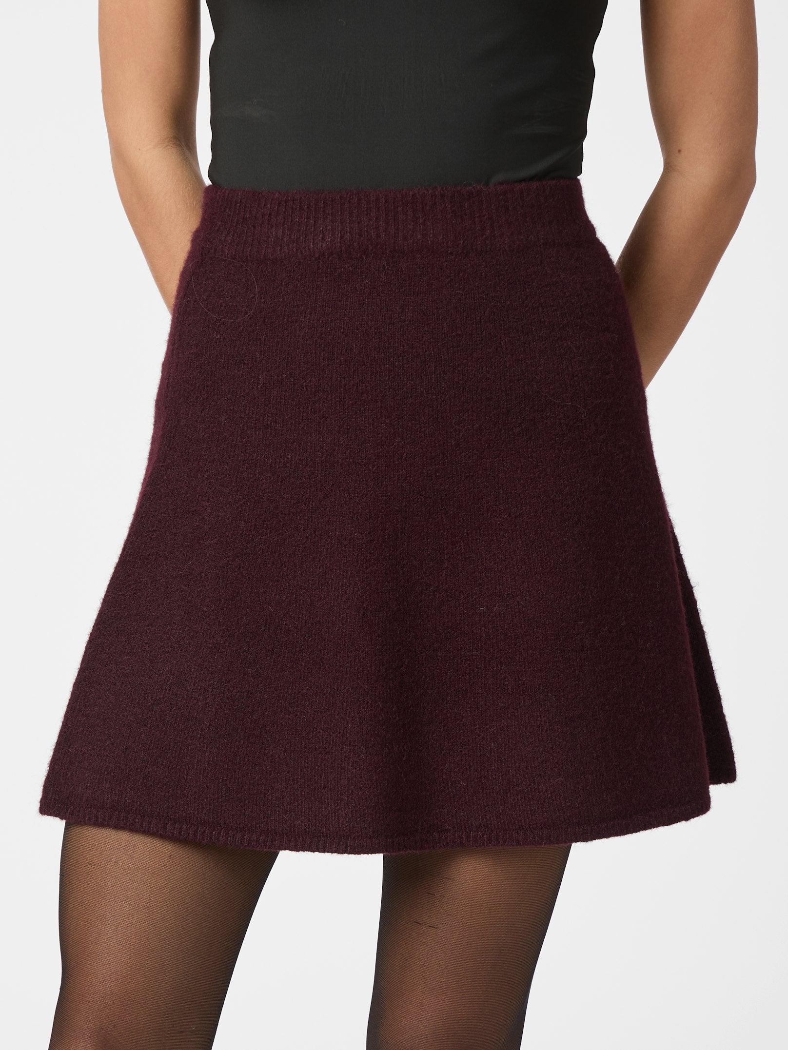 Gisa Knit Skirt – 682 WINE