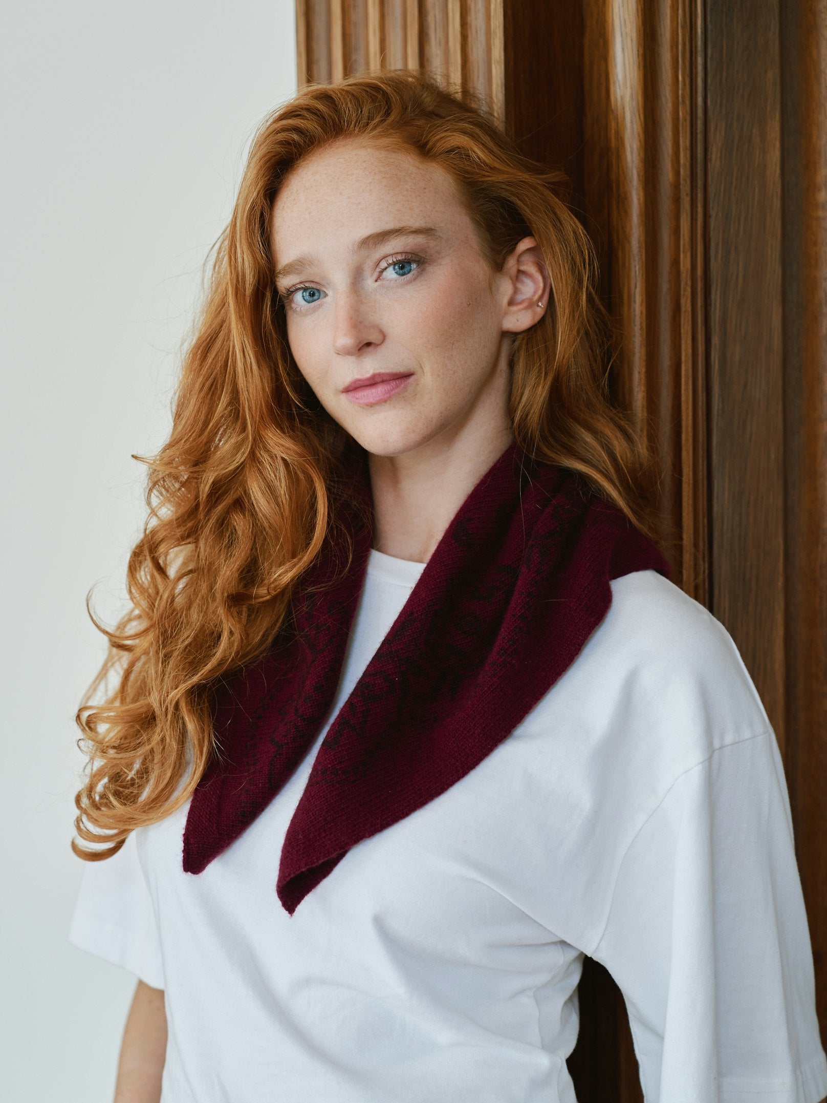 ADELINA PAISLEY KNIT SCARF 682 WINE