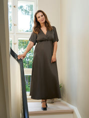 ZELINA HEAVY SATEEN DRESS 676 DARK BROWN