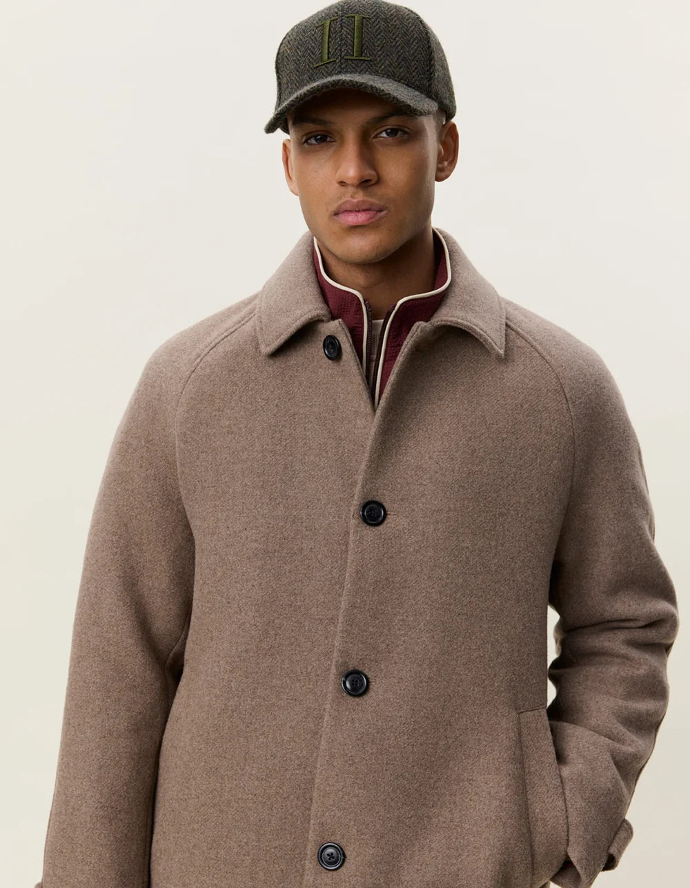 SOLID WOOL COAT