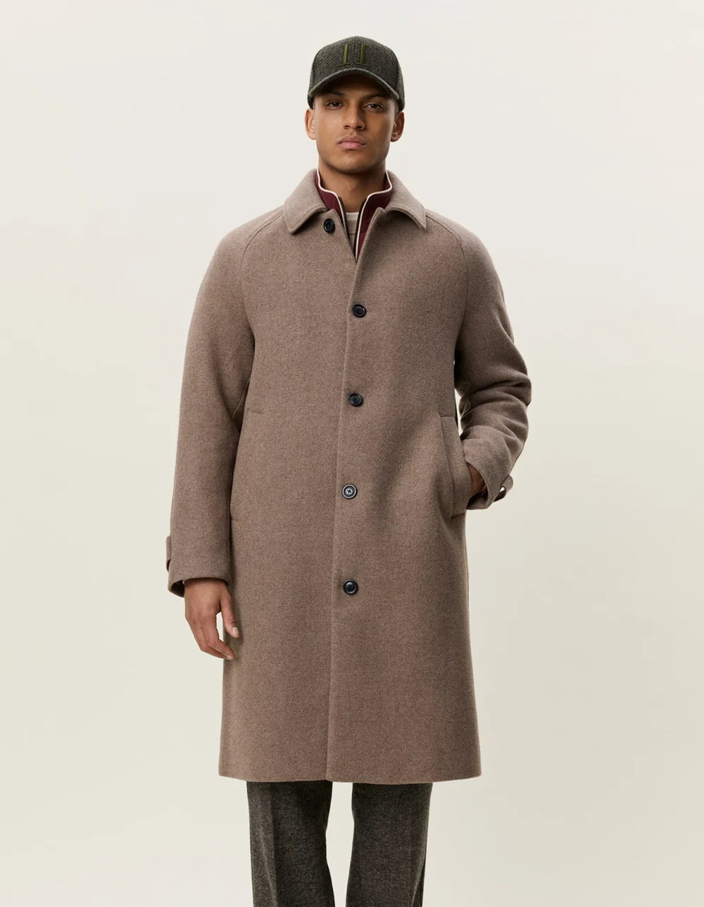 SOLID WOOL COAT