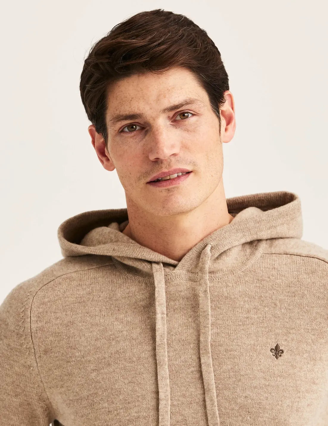 2864_257ec37290-901480-hertford-hood-05-khaki-4-medium.webp