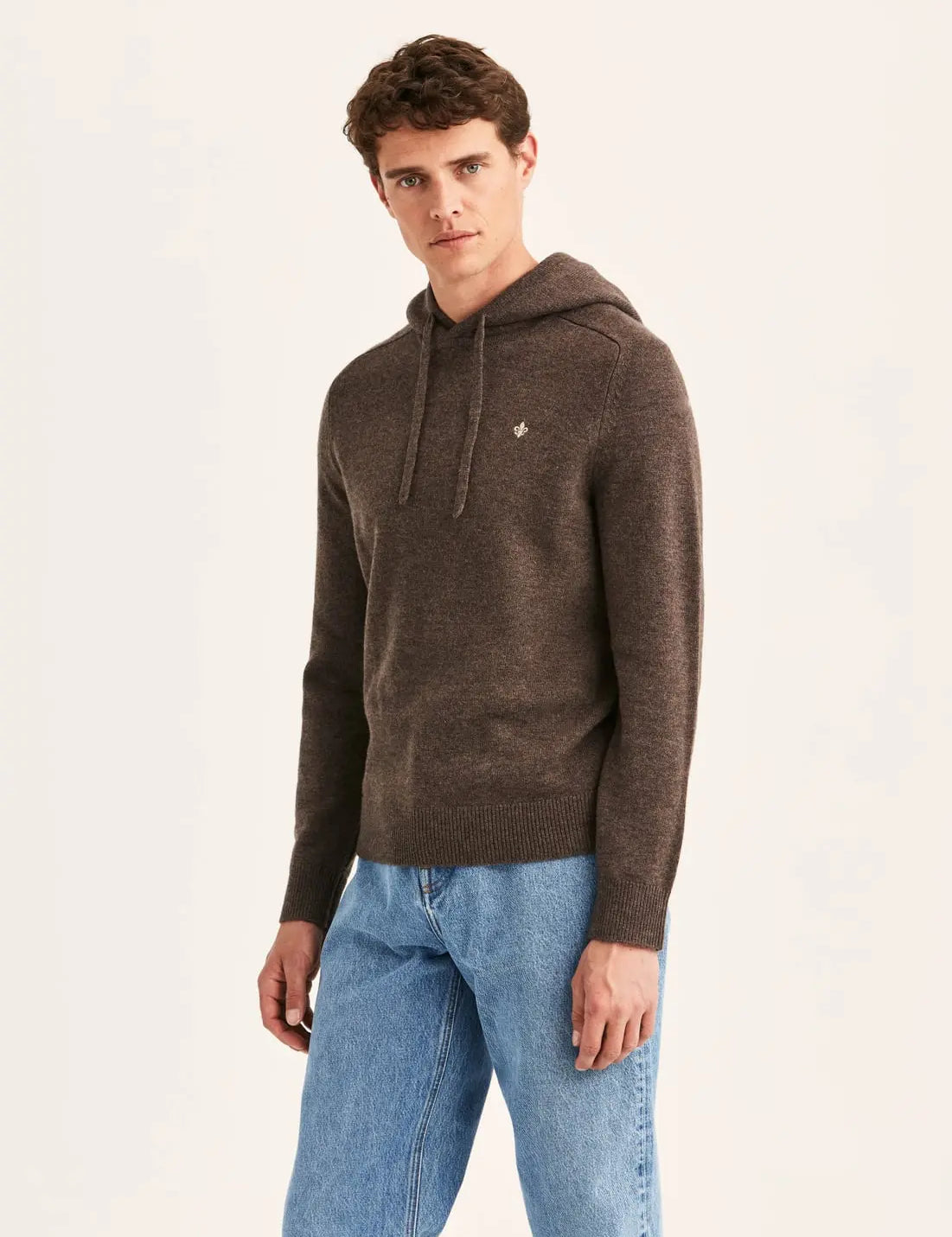 2864_29dc12c186-901480-hertford-hood-84-brown-1-medium.webp