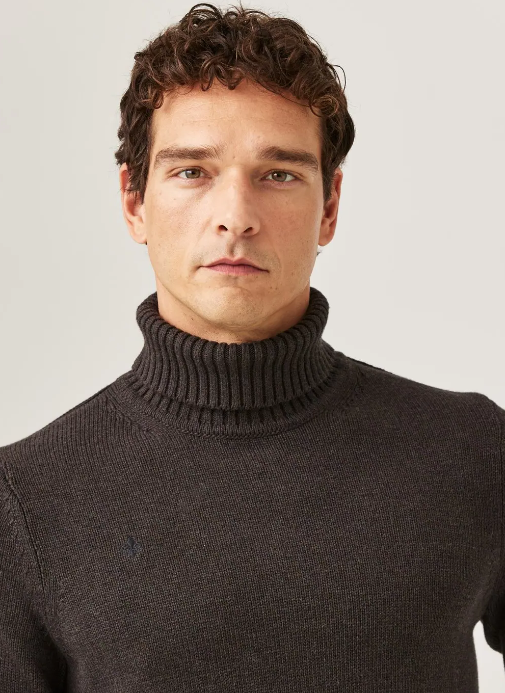 HOWERD ROLLER NECK
