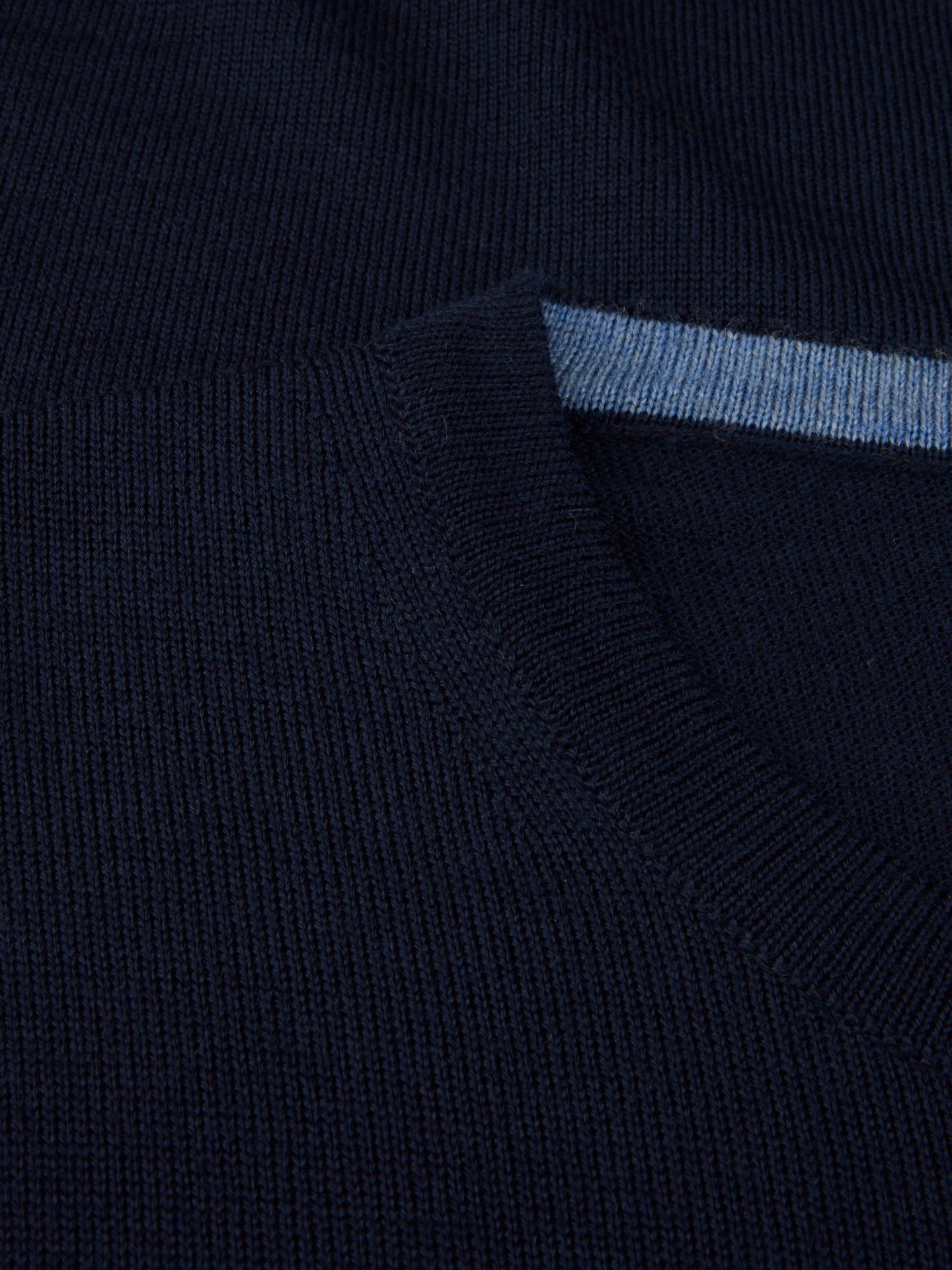 MERINO WOOL CREW NECK W/ PATCH 195