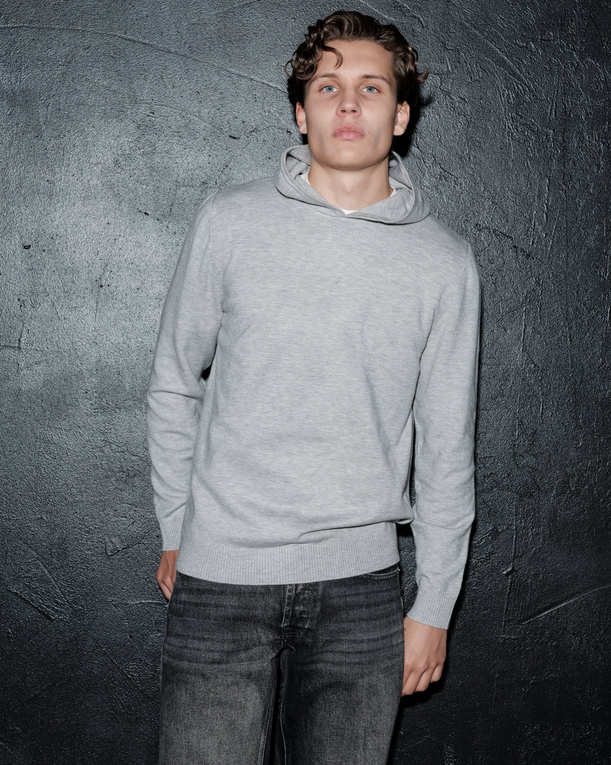 VINCENT KNIT HOODIE