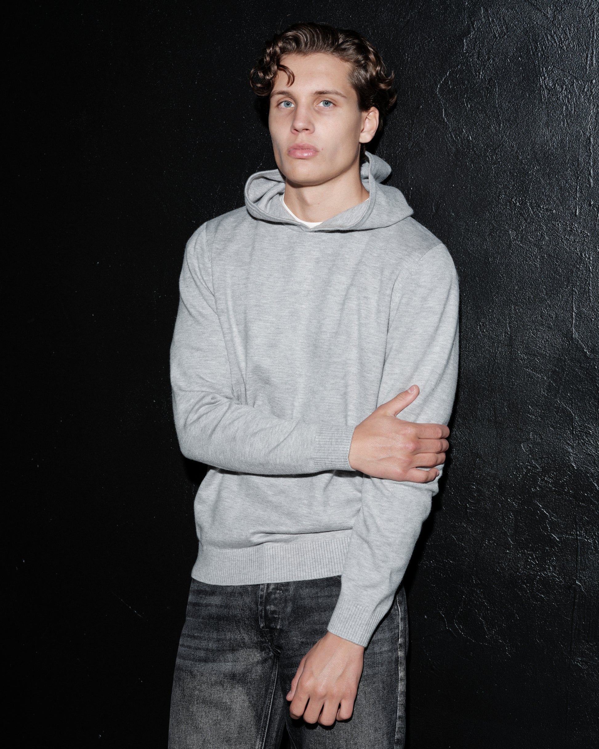 VINCENT KNIT HOODIE