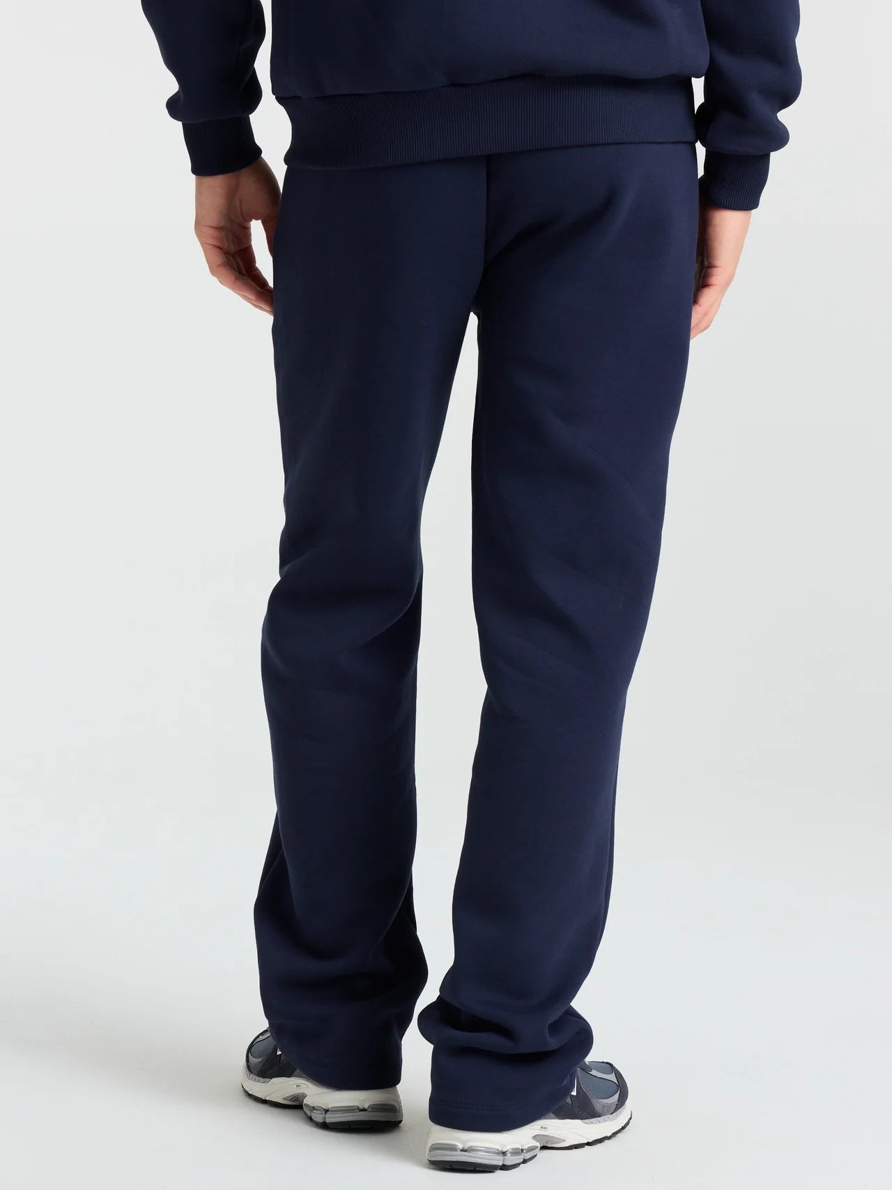 M. COSMO STRAIGHT LEG SWEATPANTS