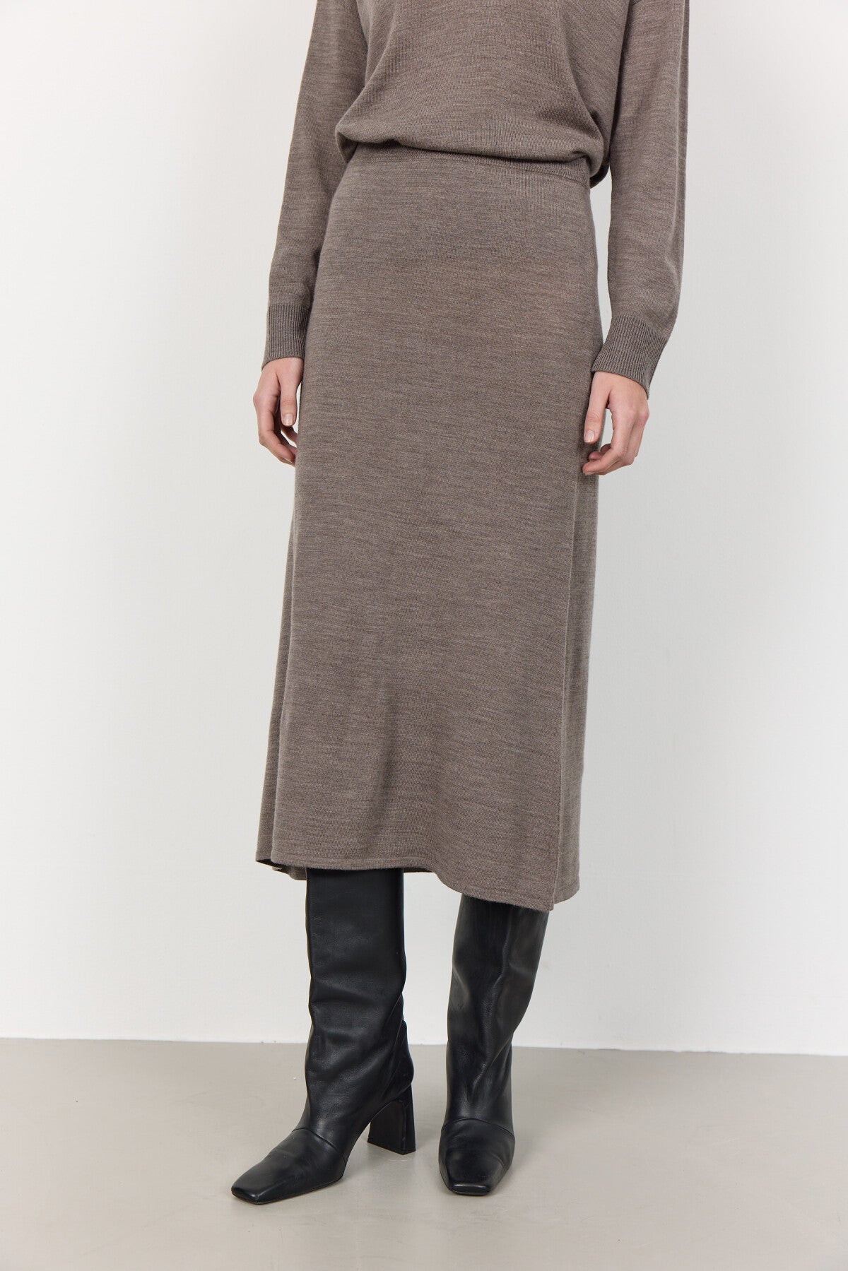 LR ISMAILA 9 PULLOVER