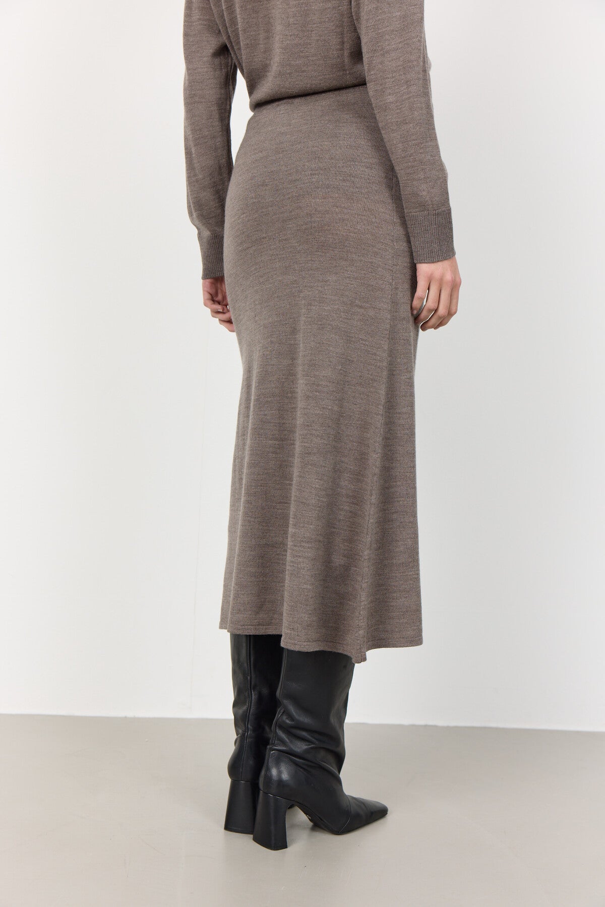 LR ISMAILA 9 PULLOVER