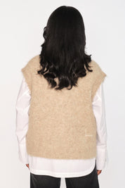 PERNILLE VEST