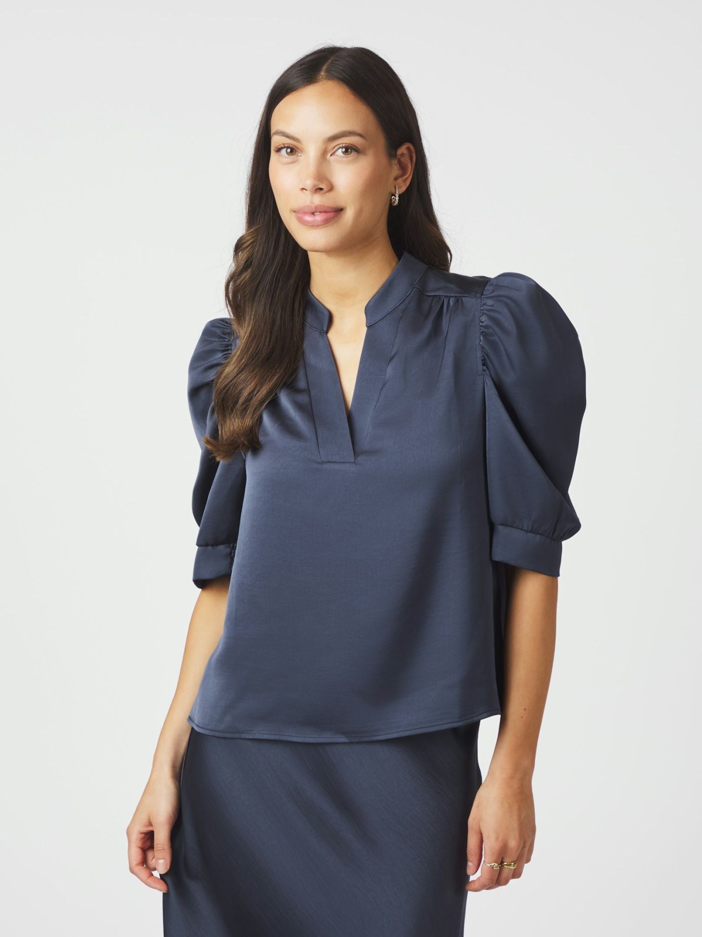 ROELLA HEAVY SATEEN BLOUSE