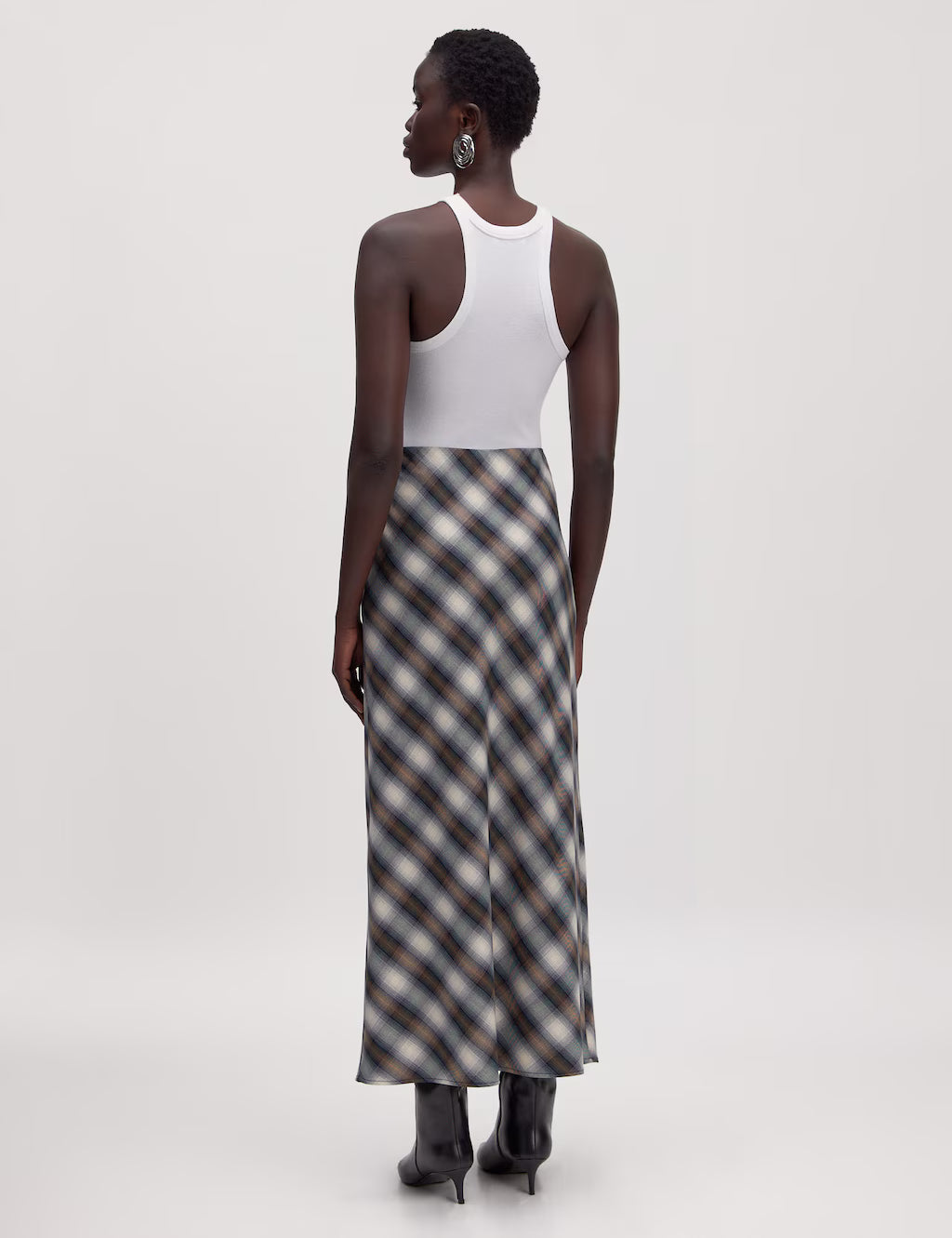 SILVA_SKIRT3.avif