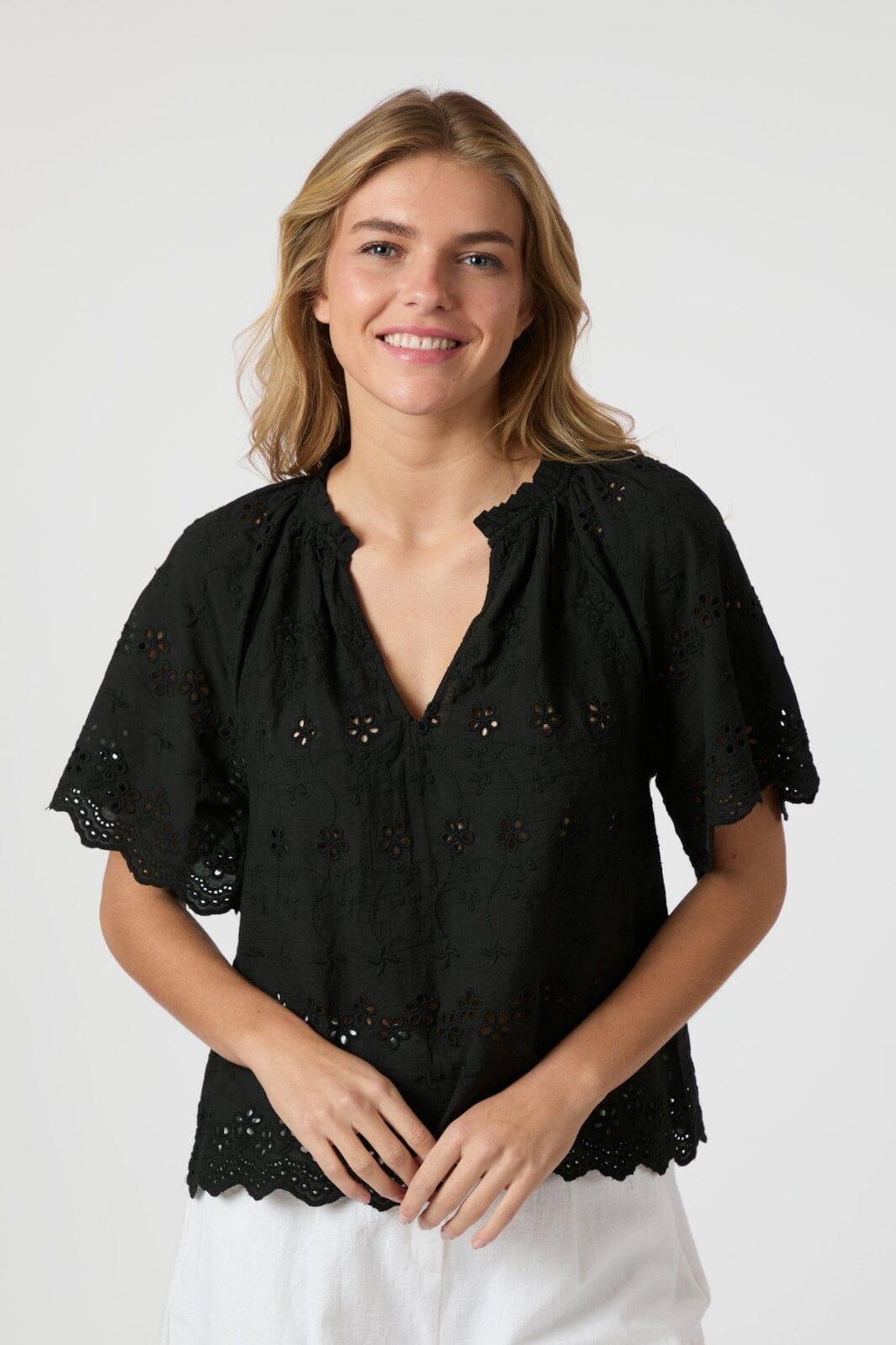 Odet Embroidery Blouse - 100 BLACK