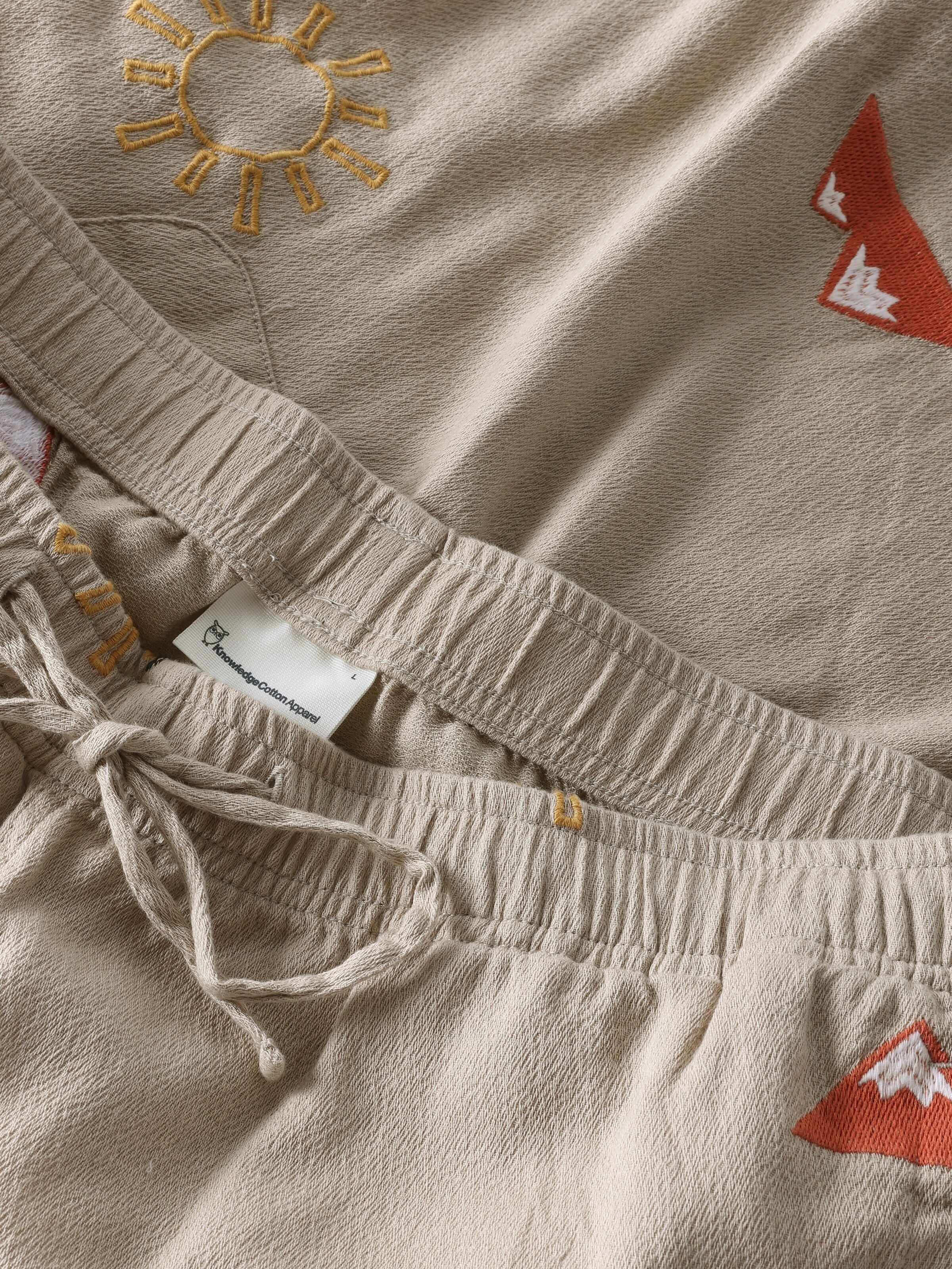 Knowledge Cotton Apparel Fig Loose Embroidery Shorts 1228 Light Feather Gray