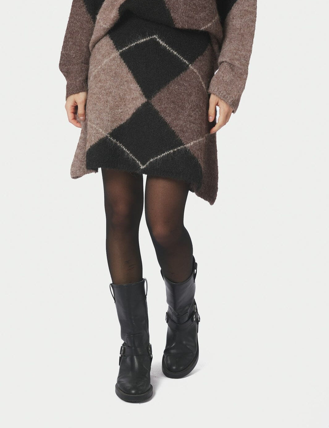 neo-noir-gisa-check-fluff-knit-skirt-168283-676-dark-brown-strikbluser-273533.jpg