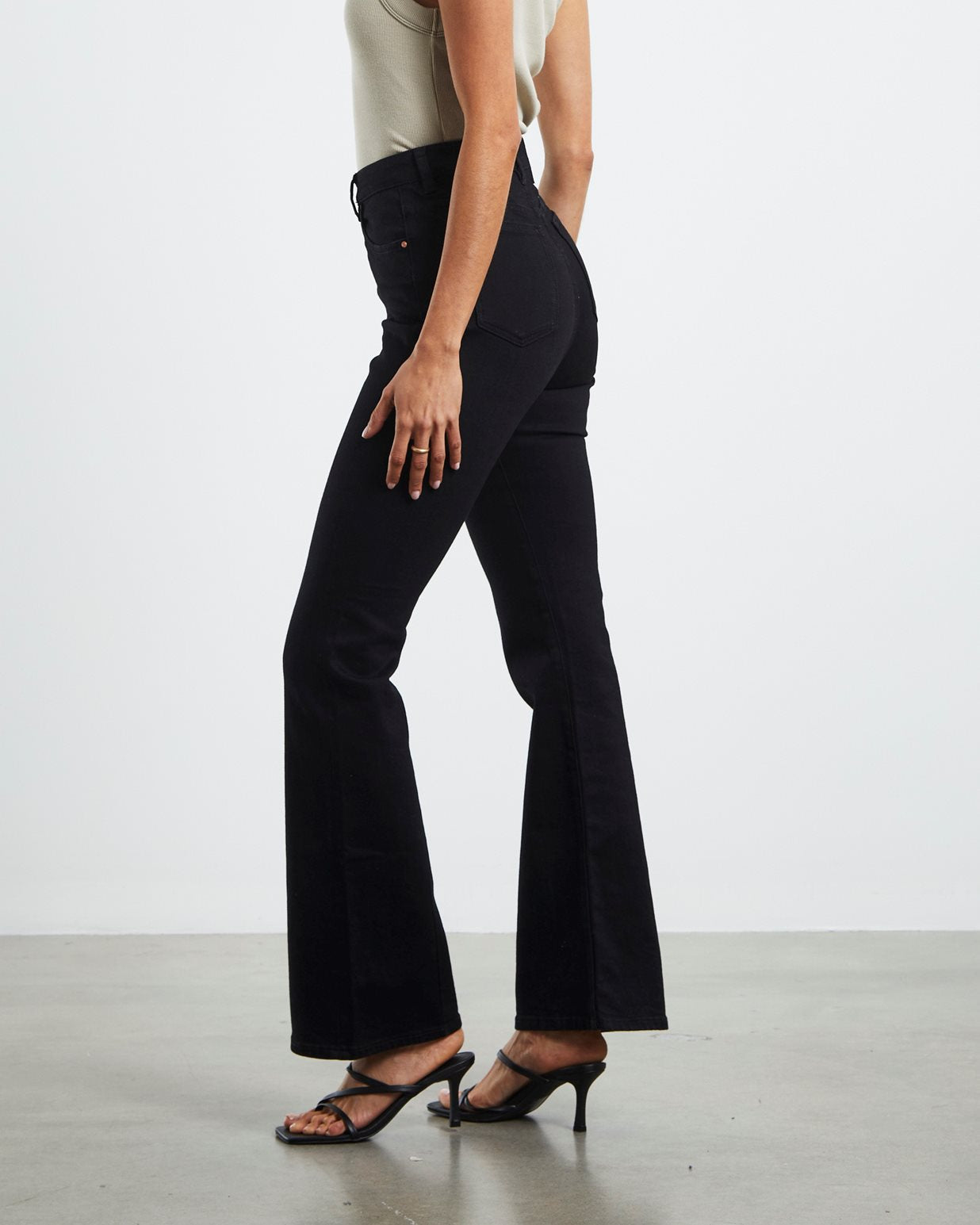 Debbie Bootcut Perfect Black