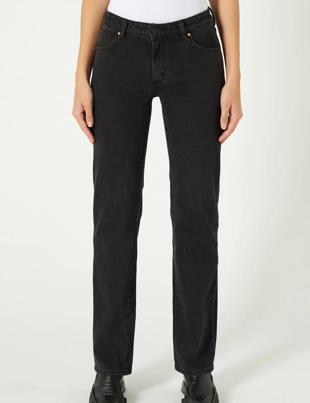 neuw-mia-straight-black-earth_61c4168d-b398-43a2-9dcc-8b19b0b9b57b.jpg