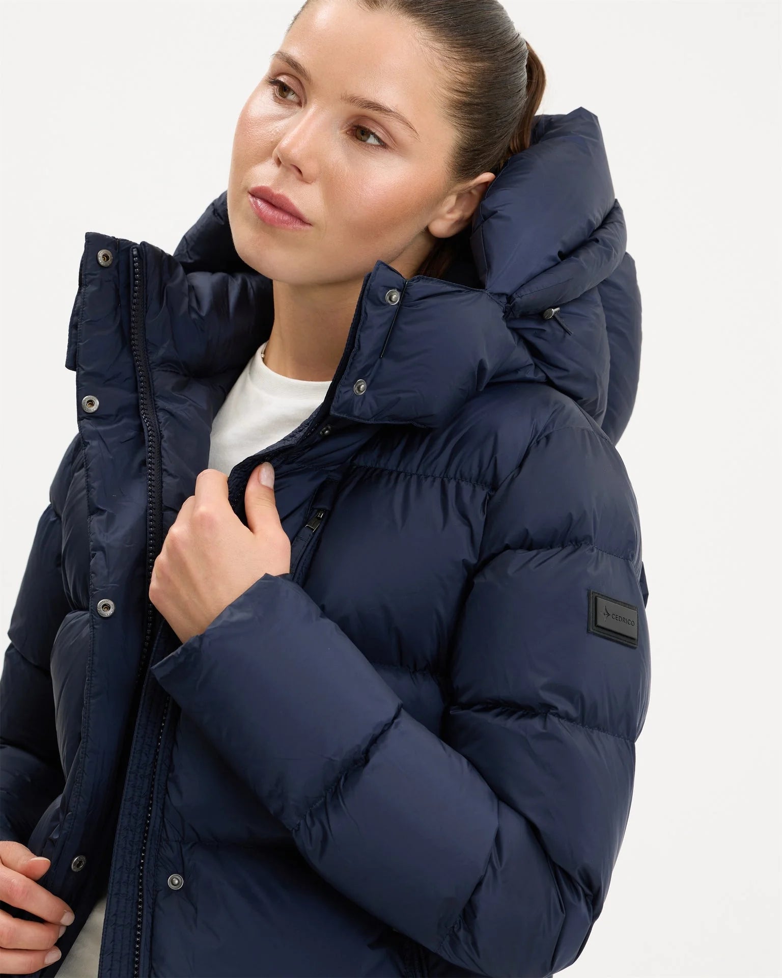 stella-navy-5787_x1920_c7b8c9f3-42dc-4c9d-ac8b-c01d95745dc2.webp