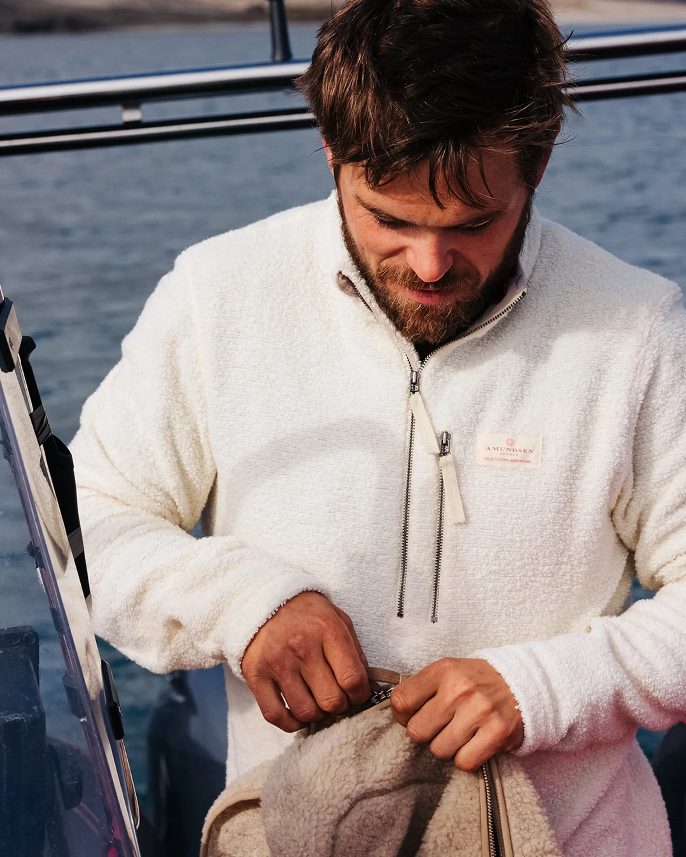 HUT HALF ZIP