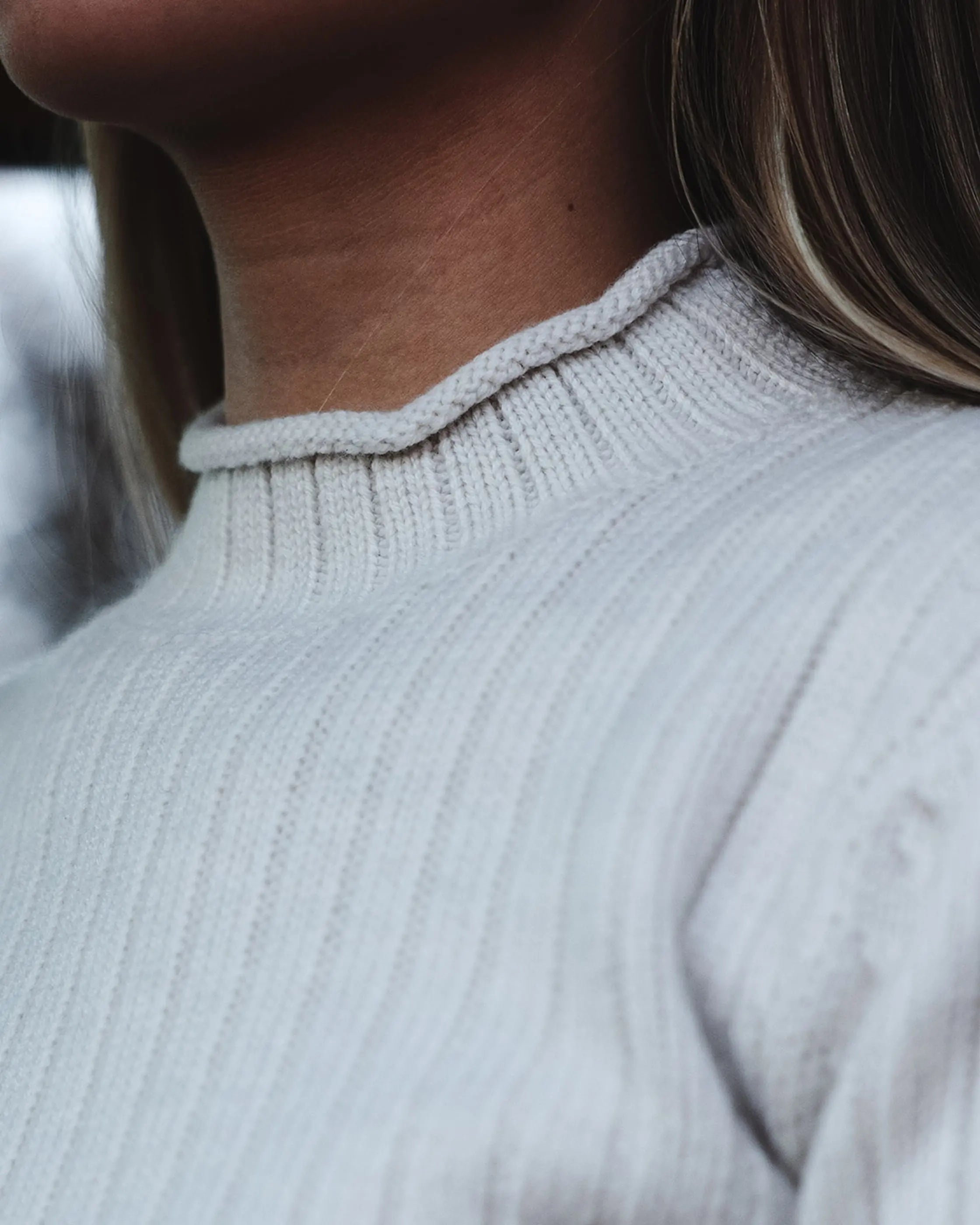 ROALDA ROLL NECK WOMENS