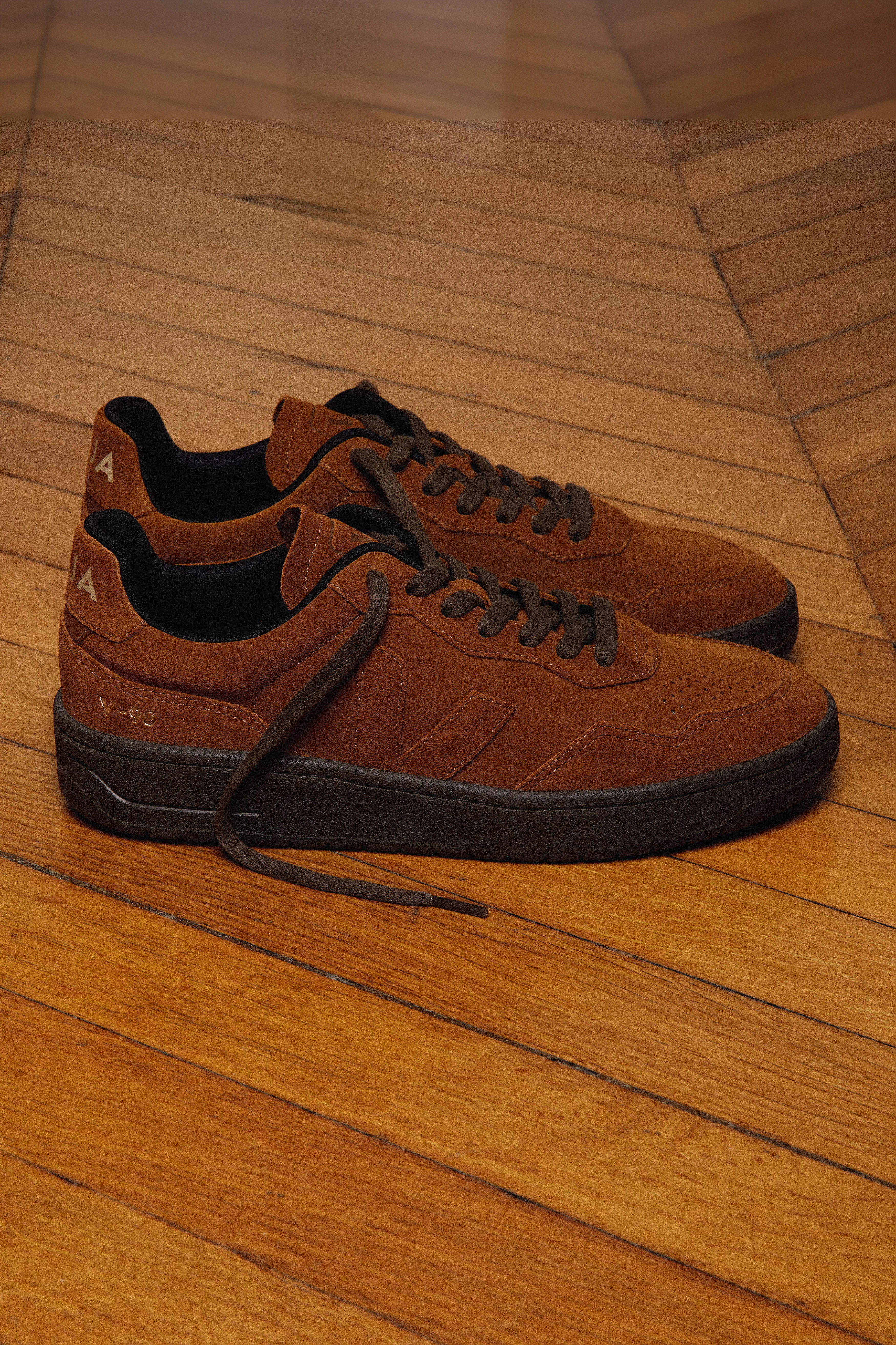 MAN V-90 SUEDE
